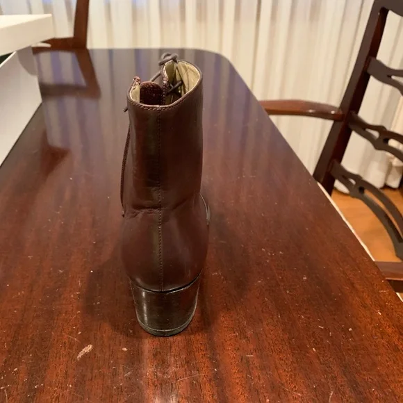 Vaneli East, 7 1/2 brown calf boots, side zipper - Picture 3 of 6